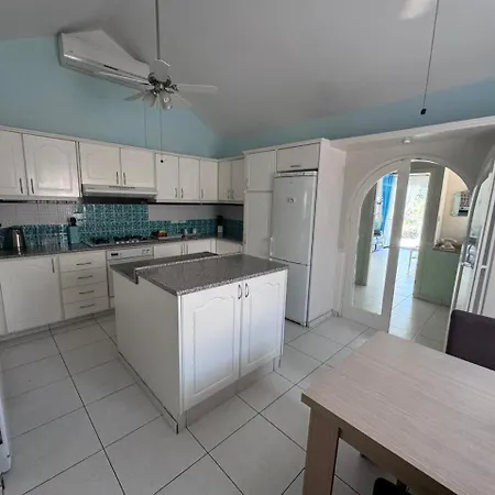 4 Bedroom - Huge Outdoor ! Private Pool ! Peyia