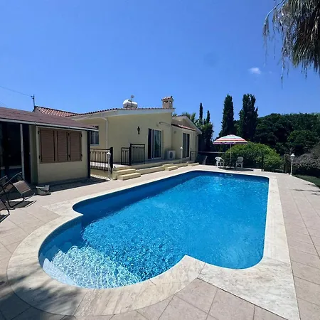 Villa 4 Bedroom - Huge Outdoor ! Private Pool ! Pegeia