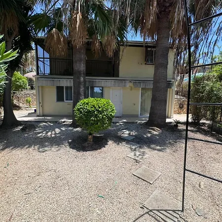 Villa 4 Bedroom - Huge Outdoor ! Private Pool ! Pegeia