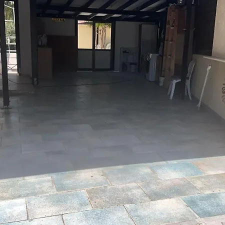 4 Bedroom - Huge Outdoor ! Private Pool ! וילה