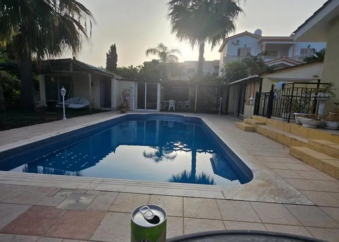 4 Bedroom - Huge Outdoor ! Private Pool ! Peyia